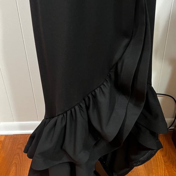 Black Betsy & Adam Gown - Picture 5 of 6
